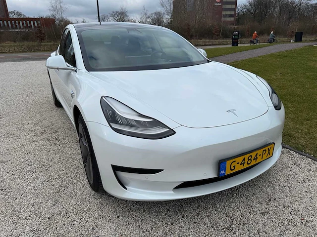 Tesla - model 3 - stnd.rwd plus 60 kwh - g-484-px - 2019 - afbeelding 10 van  23