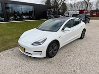 Tesla - model 3 - stnd.rwd plus 60 kwh - g-484-px - 2019 - afbeelding 12 van  23