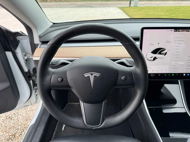 Tesla - model 3 - stnd.rwd plus 60 kwh - g-484-px - 2019 - afbeelding 23 van  23