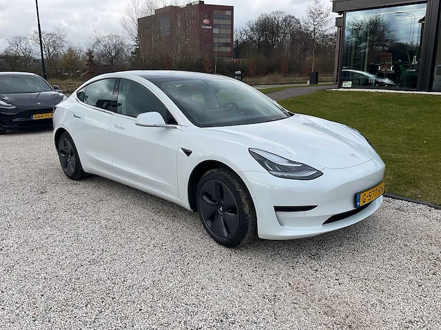 Tesla - model 3 - stnd.rwd plus 60 kwh - g-577-rn - 2019 - afbeelding 13 van  25