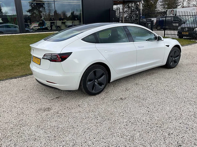 Tesla - model 3 - stnd.rwd plus 60 kwh - g-577-rn - 2019 - afbeelding 15 van  25