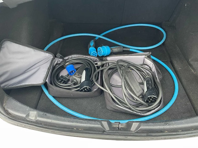 Tesla - model 3 - stnd.rwd plus 60 kwh - g-577-rn - 2019 - afbeelding 18 van  25