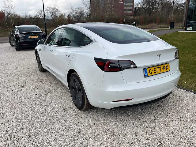Tesla - model 3 - stnd.rwd plus 60 kwh - g-577-rn - 2019 - afbeelding 21 van  25
