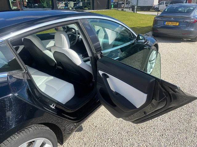 Tesla - model 3 - stnd.rwd plus 60 kwh - g-591-xs - 2019 - afbeelding 8 van  25