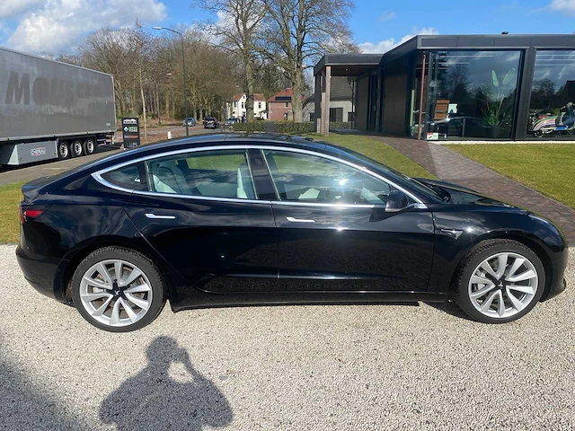 Tesla - model 3 - stnd.rwd plus 60 kwh - g-591-xs - 2019 - afbeelding 14 van  25