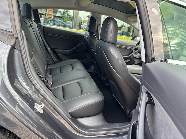 Tesla - model 3 - stnd.rwd plus 60 kwh - g-621-ph - 2019 - afbeelding 4 van  18