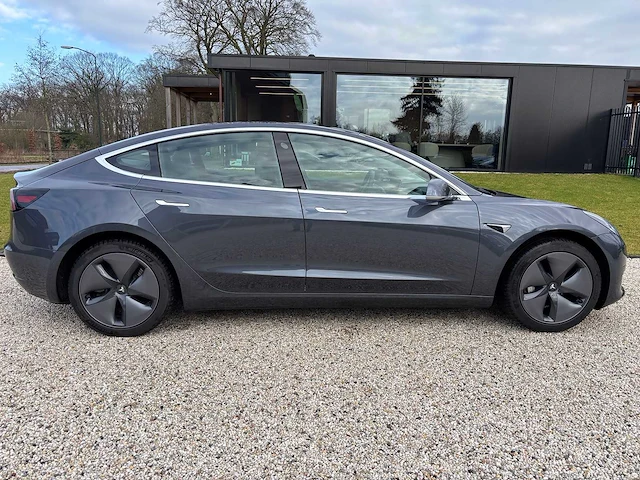 Tesla - model 3 - stnd.rwd plus 60 kwh - g-621-ph - 2019 - afbeelding 7 van  18