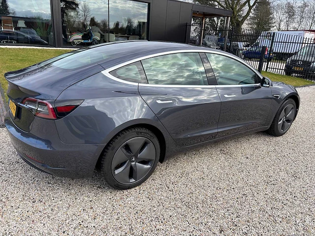 Tesla - model 3 - stnd.rwd plus 60 kwh - g-621-ph - 2019 - afbeelding 8 van  18