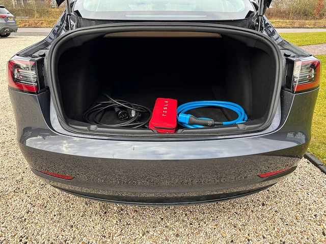 Tesla - model 3 - stnd.rwd plus 60 kwh - g-621-ph - 2019 - afbeelding 10 van  18