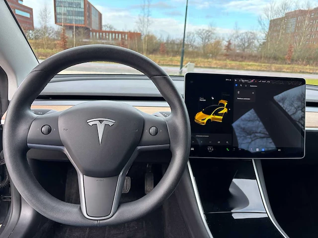 Tesla - model 3 - stnd.rwd plus 60 kwh - g-621-ph - 2019 - afbeelding 16 van  18