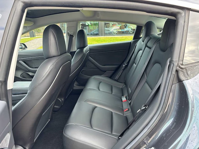 Tesla - model 3 - stnd.rwd plus 60 kwh - g-621-ph - 2019 - afbeelding 18 van  18
