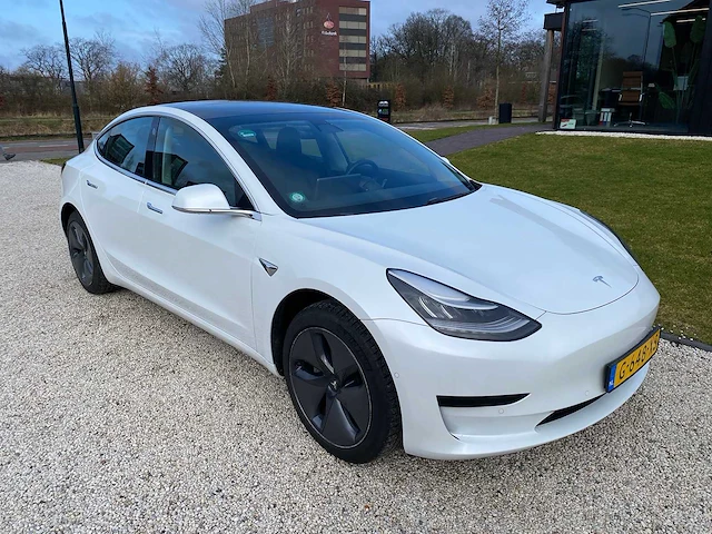 Tesla - model 3 - stnd.rwd plus 60 kwh - g-648-xs - 2019 - afbeelding 4 van  25
