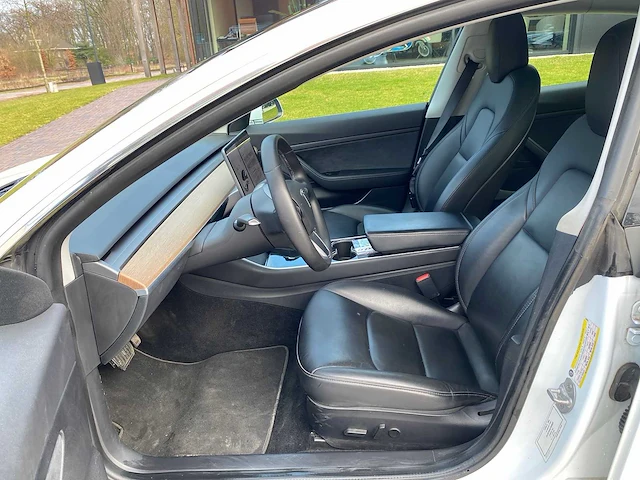 Tesla - model 3 - stnd.rwd plus 60 kwh - g-648-xs - 2019 - afbeelding 6 van  25