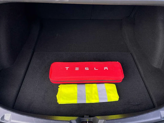 Tesla - model 3 - stnd.rwd plus 60 kwh - g-648-xs - 2019 - afbeelding 18 van  25