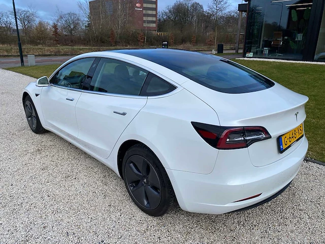 Tesla - model 3 - stnd.rwd plus 60 kwh - g-648-xs - 2019 - afbeelding 21 van  25