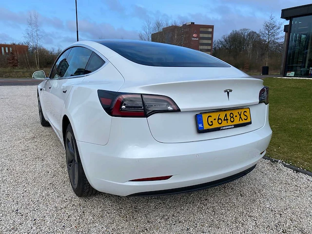 Tesla - model 3 - stnd.rwd plus 60 kwh - g-648-xs - 2019 - afbeelding 22 van  25
