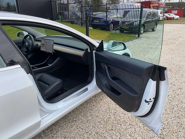 Tesla - model 3 - stnd.rwd plus 60 kwh - g-660-vd - 2019 - afbeelding 6 van  25