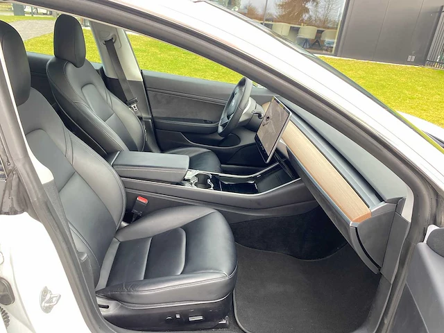 Tesla - model 3 - stnd.rwd plus 60 kwh - g-660-vd - 2019 - afbeelding 7 van  25