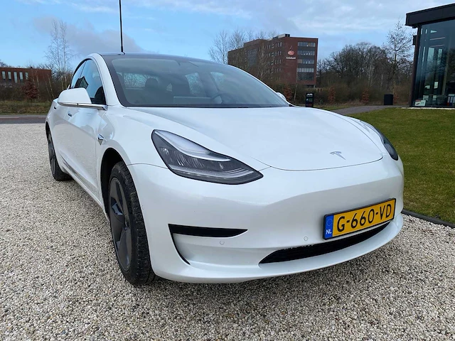 Tesla - model 3 - stnd.rwd plus 60 kwh - g-660-vd - 2019 - afbeelding 11 van  25
