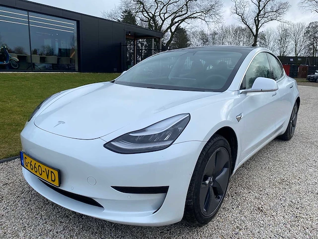 Tesla - model 3 - stnd.rwd plus 60 kwh - g-660-vd - 2019 - afbeelding 1 van  25