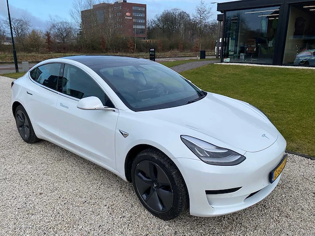 Tesla - model 3 - stnd.rwd plus 60 kwh - g-660-vd - 2019 - afbeelding 13 van  25