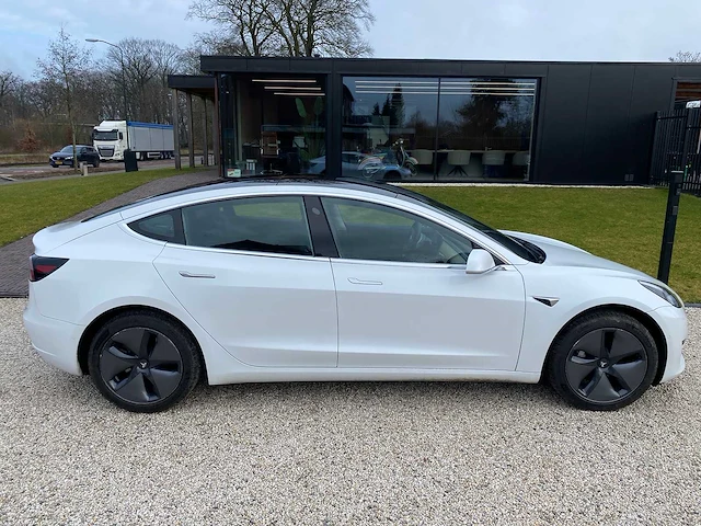 Tesla - model 3 - stnd.rwd plus 60 kwh - g-660-vd - 2019 - afbeelding 14 van  25