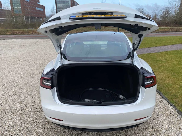 Tesla - model 3 - stnd.rwd plus 60 kwh - g-660-vd - 2019 - afbeelding 17 van  25