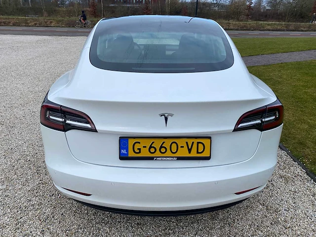 Tesla - model 3 - stnd.rwd plus 60 kwh - g-660-vd - 2019 - afbeelding 22 van  25