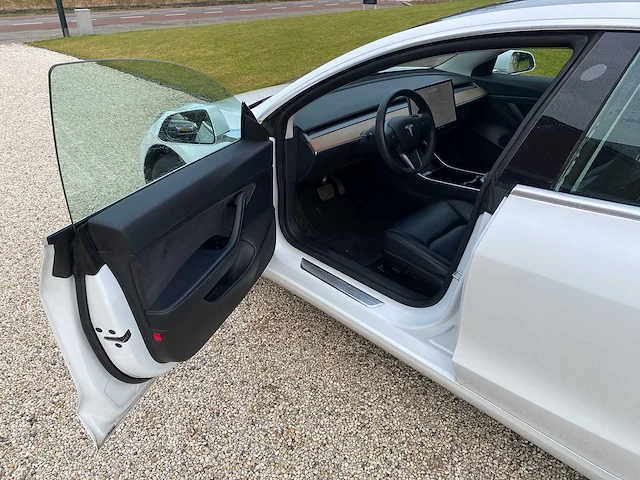 Tesla - model 3 - stnd.rwd plus 60 kwh - g-660-vd - 2019 - afbeelding 23 van  25