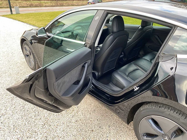 Tesla - model 3 - stnd.rwd plus 60 kwh - g-678-lx - 2019 - afbeelding 3 van  25