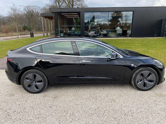 Tesla - model 3 - stnd.rwd plus 60 kwh - g-678-lx - 2019 - afbeelding 9 van  25