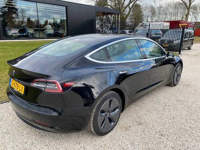 Tesla - model 3 - stnd.rwd plus 60 kwh - g-678-lx - 2019 - afbeelding 10 van  25