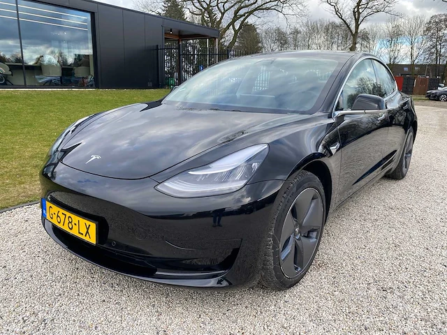 Tesla - model 3 - stnd.rwd plus 60 kwh - g-678-lx - 2019 - afbeelding 1 van  25