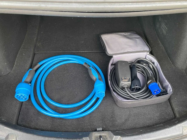 Tesla - model 3 - stnd.rwd plus 60 kwh - g-678-lx - 2019 - afbeelding 18 van  25