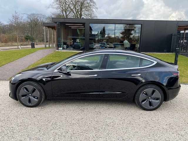 Tesla - model 3 - stnd.rwd plus 60 kwh - g-678-lx - 2019 - afbeelding 19 van  25
