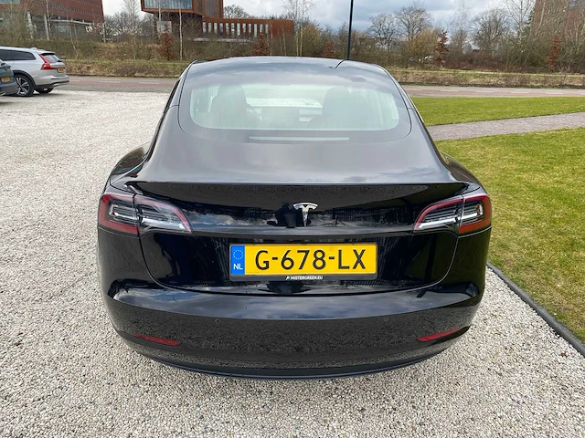 Tesla - model 3 - stnd.rwd plus 60 kwh - g-678-lx - 2019 - afbeelding 22 van  25