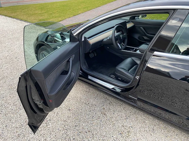 Tesla - model 3 - stnd.rwd plus 60 kwh - g-678-lx - 2019 - afbeelding 23 van  25
