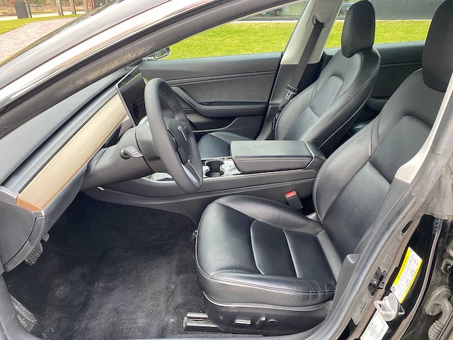 Tesla - model 3 - stnd.rwd plus 60 kwh - g-678-lx - 2019 - afbeelding 24 van  25