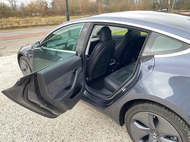Tesla - model 3 - stnd.rwd plus 60 kwh - g-684-ff - 2019 - afbeelding 3 van  25