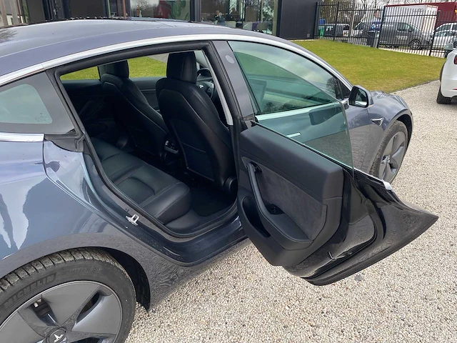 Tesla - model 3 - stnd.rwd plus 60 kwh - g-684-ff - 2019 - afbeelding 9 van  25