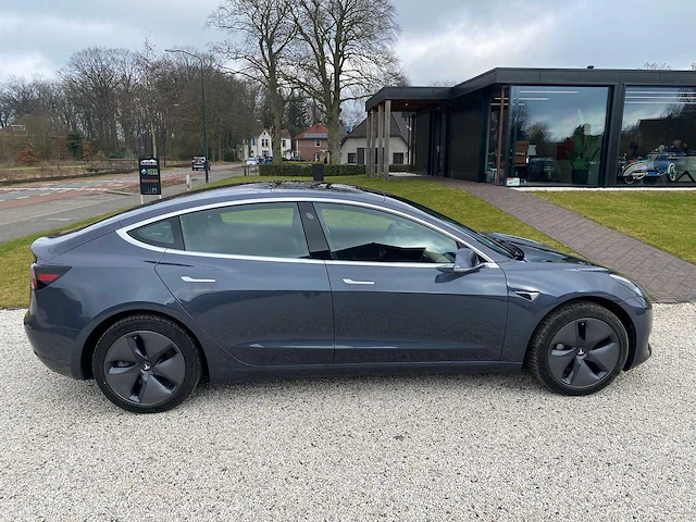 Tesla - model 3 - stnd.rwd plus 60 kwh - g-684-ff - 2019 - afbeelding 14 van  25