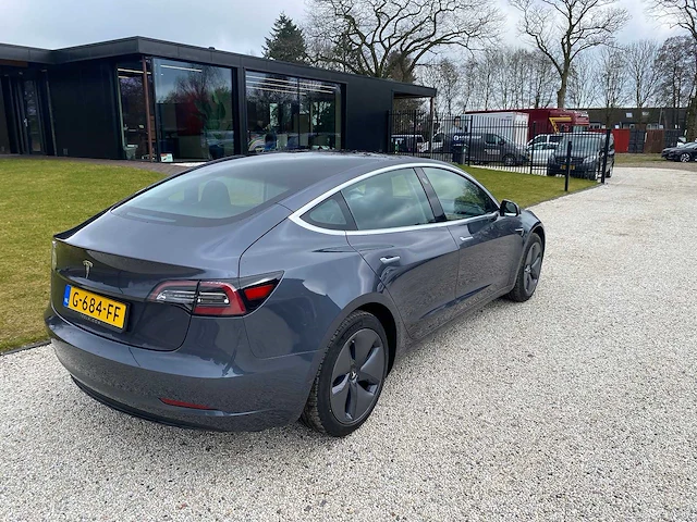 Tesla - model 3 - stnd.rwd plus 60 kwh - g-684-ff - 2019 - afbeelding 15 van  25