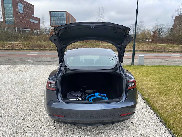 Tesla - model 3 - stnd.rwd plus 60 kwh - g-684-ff - 2019 - afbeelding 17 van  25
