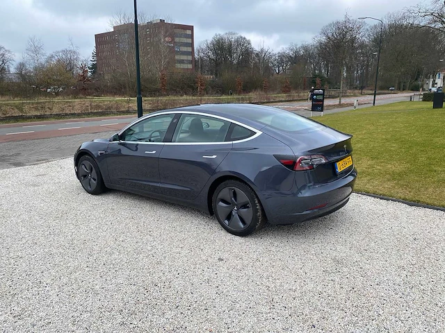 Tesla - model 3 - stnd.rwd plus 60 kwh - g-684-ff - 2019 - afbeelding 20 van  25