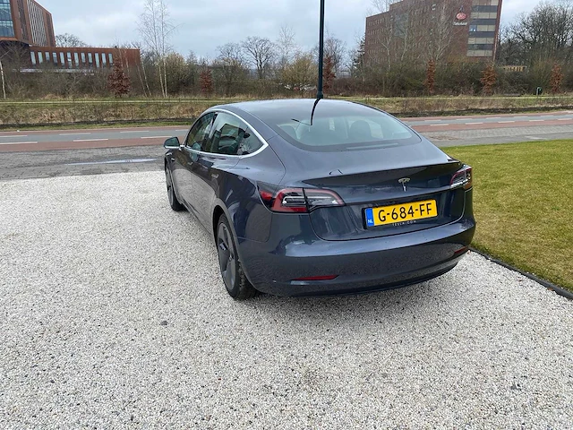 Tesla - model 3 - stnd.rwd plus 60 kwh - g-684-ff - 2019 - afbeelding 21 van  25