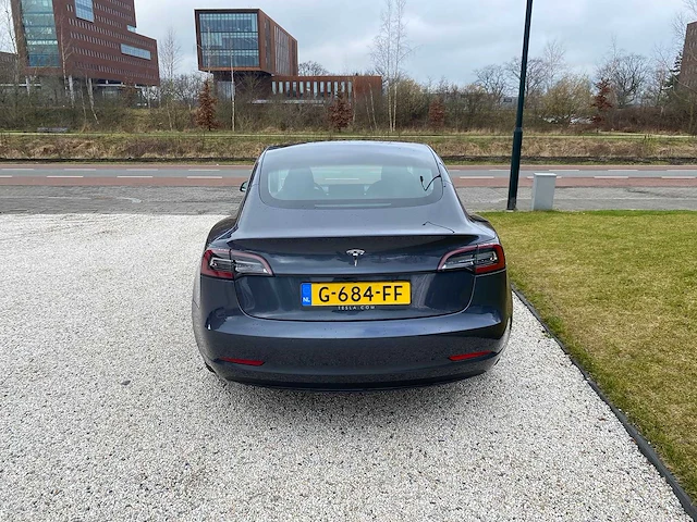 Tesla - model 3 - stnd.rwd plus 60 kwh - g-684-ff - 2019 - afbeelding 22 van  25