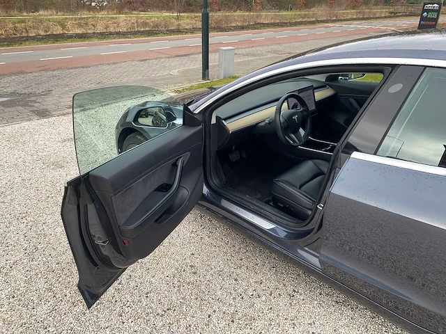 Tesla - model 3 - stnd.rwd plus 60 kwh - g-684-ff - 2019 - afbeelding 23 van  25