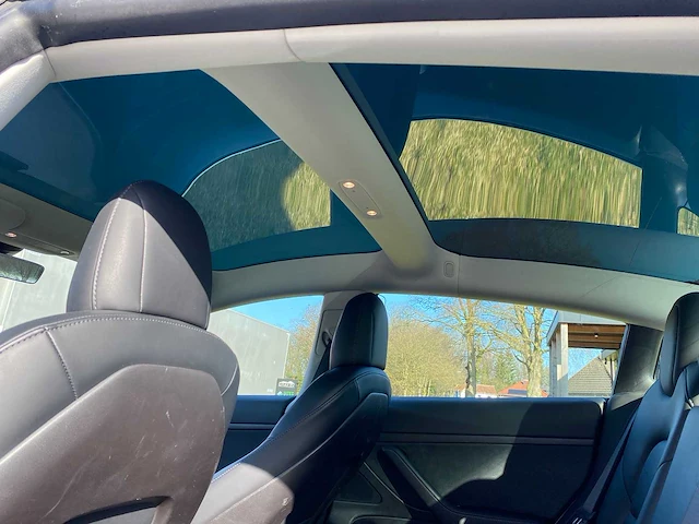 Tesla - model 3 - stnd.rwd plus 60 kwh - g-860-rd - 2019 - afbeelding 5 van  25