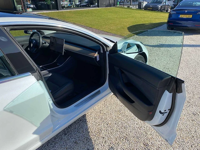 Tesla - model 3 - stnd.rwd plus 60 kwh - g-860-rd - 2019 - afbeelding 6 van  25