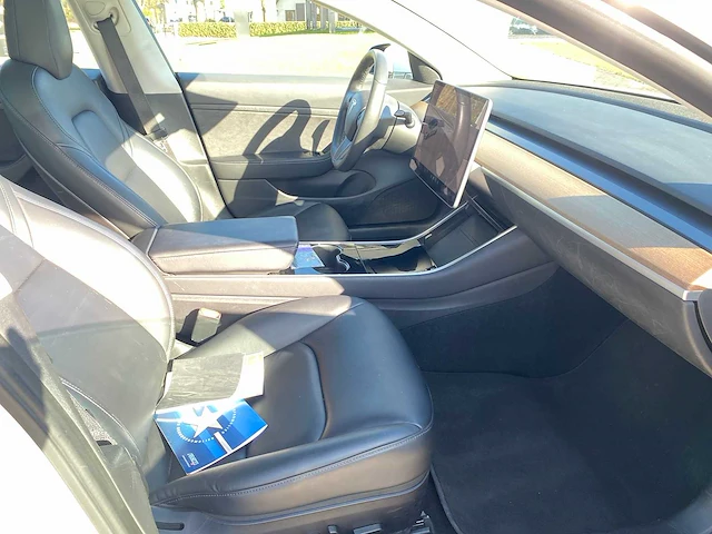 Tesla - model 3 - stnd.rwd plus 60 kwh - g-860-rd - 2019 - afbeelding 7 van  25